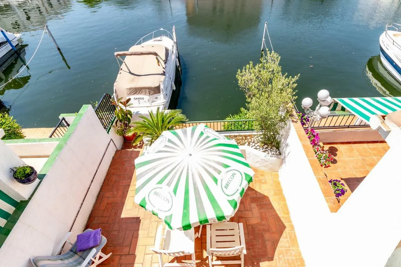 Hébergement de vacances Villa Currican à Empuriabrava